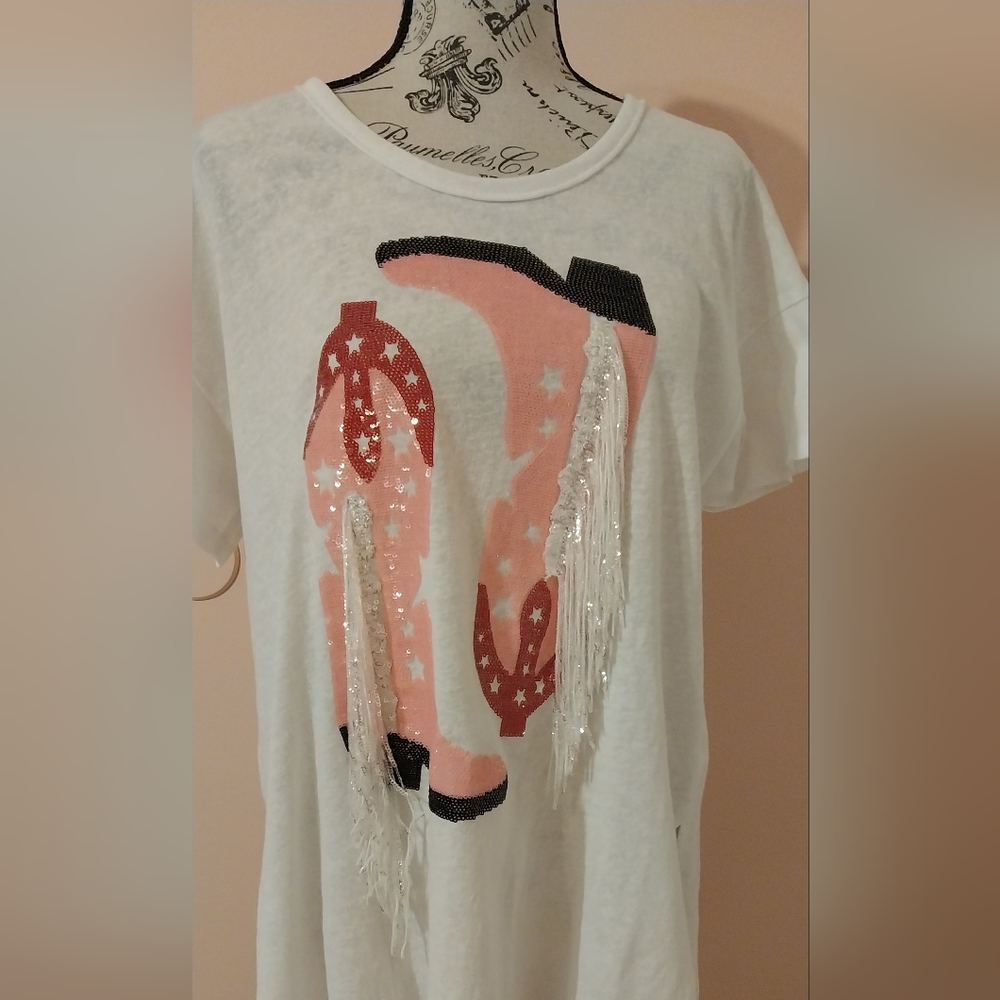 STYLISH SLIT SIDE BLUE B RODEO COWBOY FRINGY BOOTS GRAPHIC LINEN TSHIRT- S